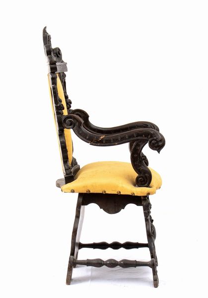 Capotavola e coppia di sedie italiane intagliate, Rinascimento  - Asta  Arredi Antichi, Oggetti d'Arte, Curiosities con una selezione di tappeti - Associazione Nazionale - Case d'Asta italiane