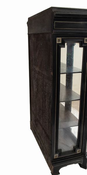 Pogliani Ferdinando : Stipo italiano intarsiato in avorio  - Asta  Arredi Antichi, Oggetti d'Arte, Curiosities con una selezione di tappeti - Associazione Nazionale - Case d'Asta italiane