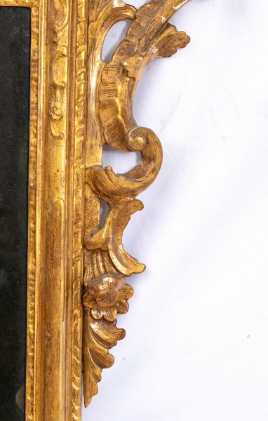 Specchiera italiana dorata Luigi XVI  - Asta  Arredi Antichi, Oggetti d'Arte, Curiosities con una selezione di tappeti - Associazione Nazionale - Case d'Asta italiane