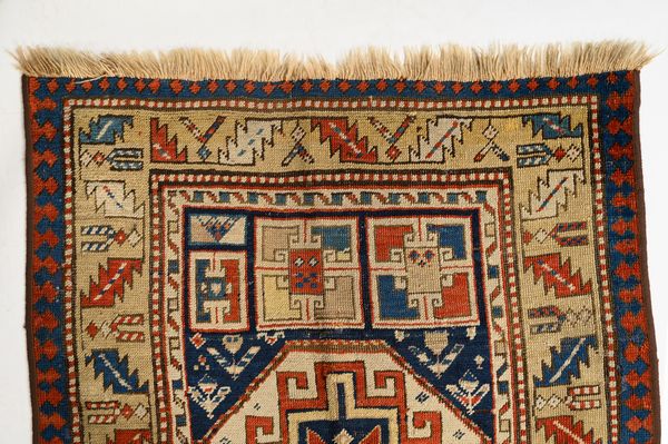 Tappeto Kazak  - Asta  Arredi Antichi, Oggetti d'Arte, Curiosities con una selezione di tappeti - Associazione Nazionale - Case d'Asta italiane