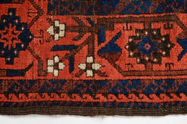 Tappeto Beluci  - Asta  Arredi Antichi, Oggetti d'Arte, Curiosities con una selezione di tappeti - Associazione Nazionale - Case d'Asta italiane