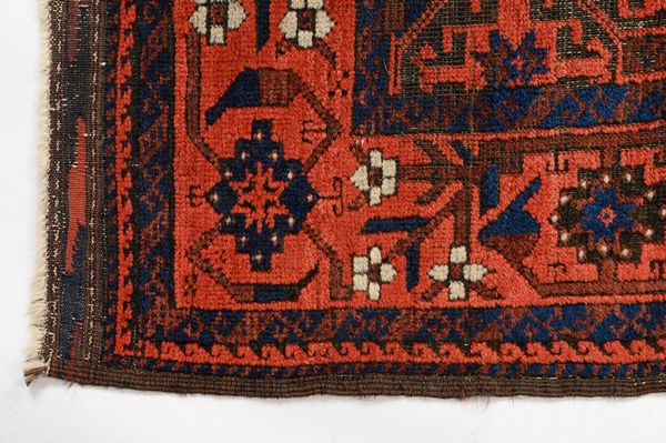 Tappeto Beluci  - Asta  Arredi Antichi, Oggetti d'Arte, Curiosities con una selezione di tappeti - Associazione Nazionale - Case d'Asta italiane