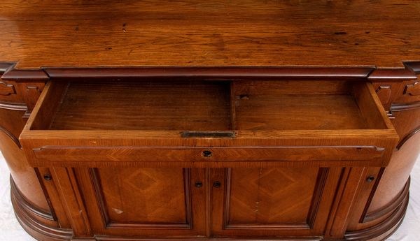 Coppia di credenze francesi, Luigi Filippo  - Asta  Arredi Antichi, Oggetti d'Arte, Curiosities con una selezione di tappeti - Associazione Nazionale - Case d'Asta italiane