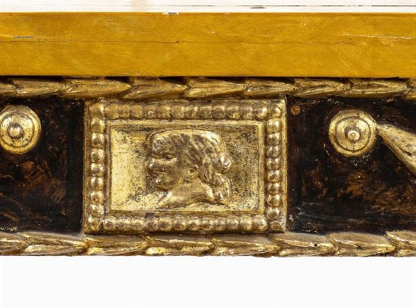Tavolo console italiano  - Asta  Arredi Antichi, Oggetti d'Arte, Curiosities con una selezione di tappeti - Associazione Nazionale - Case d'Asta italiane