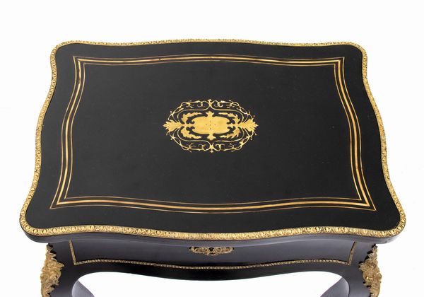 Charles-Guillaume Diehl : Tavolino toletta francese Napoleone III  - Asta  Arredi Antichi, Oggetti d'Arte, Curiosities con una selezione di tappeti - Associazione Nazionale - Case d'Asta italiane