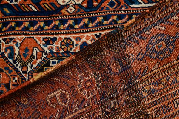 Tappeto Qashqai  - Asta  Arredi Antichi, Oggetti d'Arte, Curiosities con una selezione di tappeti - Associazione Nazionale - Case d'Asta italiane