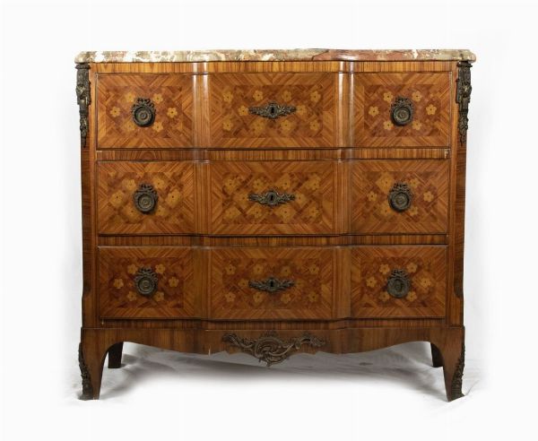 Como francese in legno  - Asta  Arredi Antichi, Oggetti d'Arte, Curiosities con una selezione di tappeti - Associazione Nazionale - Case d'Asta italiane