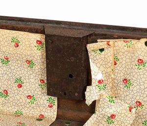 Comò italiano  - Asta  Arredi Antichi, Oggetti d'Arte, Curiosities con una selezione di tappeti - Associazione Nazionale - Case d'Asta italiane