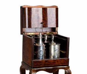 Tahan à Paris. Jean-Pierre Alexandre Tahan : Mobiletto porta tè francese con contenitori in argento  - Asta  Arredi Antichi, Oggetti d'Arte, Curiosities con una selezione di tappeti - Associazione Nazionale - Case d'Asta italiane