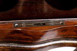 Tahan à Paris. Jean-Pierre Alexandre Tahan : Mobiletto porta tè francese con contenitori in argento  - Asta  Arredi Antichi, Oggetti d'Arte, Curiosities con una selezione di tappeti - Associazione Nazionale - Case d'Asta italiane