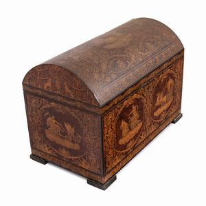 Baule intarsiato Luigi XVI Italiano  - Asta  Arredi Antichi, Oggetti d'Arte, Curiosities con una selezione di tappeti - Associazione Nazionale - Case d'Asta italiane