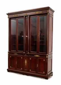 Vetrina francese in stile impero  - Asta  Arredi Antichi, Oggetti d'Arte, Curiosities con una selezione di tappeti - Associazione Nazionale - Case d'Asta italiane