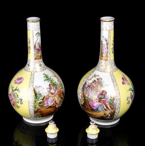 Coppia di vasi con coperchio in porcellana  - Asta  Arredi Antichi, Oggetti d'Arte, Curiosities con una selezione di tappeti - Associazione Nazionale - Case d'Asta italiane