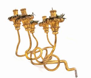 Coppia di portacandela italiani dorati da muro, Luigi XVI  - Asta  Arredi Antichi, Oggetti d'Arte, Curiosities con una selezione di tappeti - Associazione Nazionale - Case d'Asta italiane