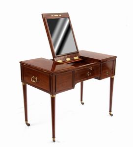 Mauter Conrad : Toletta francese Luigi XVI  - Asta  Arredi Antichi, Oggetti d'Arte, Curiosities con una selezione di tappeti - Associazione Nazionale - Case d'Asta italiane