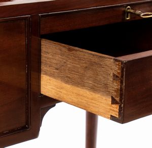 Mauter Conrad : Toletta francese Luigi XVI  - Asta  Arredi Antichi, Oggetti d'Arte, Curiosities con una selezione di tappeti - Associazione Nazionale - Case d'Asta italiane