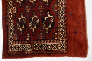 Tappeto Chuval Turkman  - Asta  Arredi Antichi, Oggetti d'Arte, Curiosities con una selezione di tappeti - Associazione Nazionale - Case d'Asta italiane