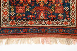 Tappeto Sacco Jaff Kurdo  - Asta  Arredi Antichi, Oggetti d'Arte, Curiosities con una selezione di tappeti - Associazione Nazionale - Case d'Asta italiane