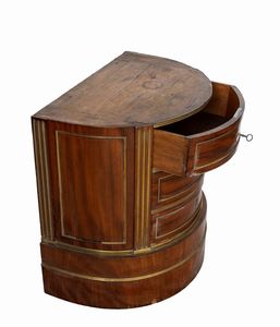 Mobile biedermeier con specchiera  - Asta  Arredi Antichi, Oggetti d'Arte, Curiosities con una selezione di tappeti - Associazione Nazionale - Case d'Asta italiane