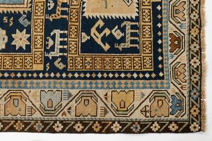 Tappeto Shirvan Caucaso  - Asta  Arredi Antichi, Oggetti d'Arte, Curiosities con una selezione di tappeti - Associazione Nazionale - Case d'Asta italiane