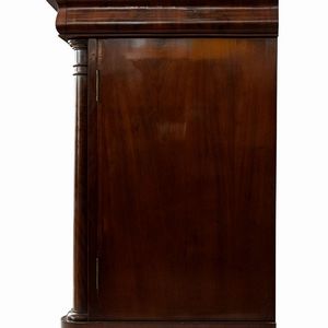 Cassettone Transizione francese in piuma di mogano  - Asta  Arredi Antichi, Oggetti d'Arte, Curiosities con una selezione di tappeti - Associazione Nazionale - Case d'Asta italiane