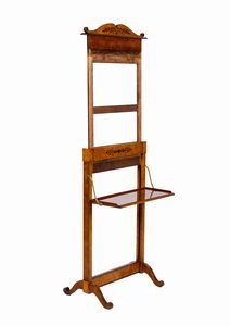 L. Petit : Copricamino francese Carlo X in legno di acero con intarsi  - Asta  Arredi Antichi, Oggetti d'Arte, Curiosities con una selezione di tappeti - Associazione Nazionale - Case d'Asta italiane