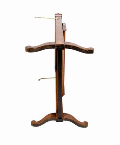 L. Petit : Copricamino francese Carlo X in legno di acero con intarsi  - Asta  Arredi Antichi, Oggetti d'Arte, Curiosities con una selezione di tappeti - Associazione Nazionale - Case d'Asta italiane