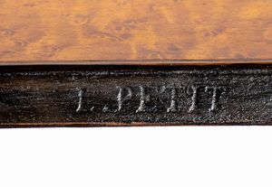 L. Petit : Copricamino francese Carlo X in legno di acero con intarsi  - Asta  Arredi Antichi, Oggetti d'Arte, Curiosities con una selezione di tappeti - Associazione Nazionale - Case d'Asta italiane