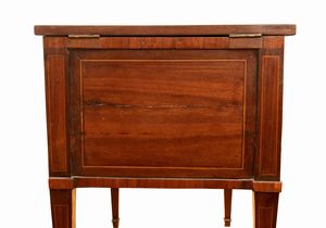 Toletta da donna Luigi XVI francese  - Asta  Arredi Antichi, Oggetti d'Arte, Curiosities con una selezione di tappeti - Associazione Nazionale - Case d'Asta italiane