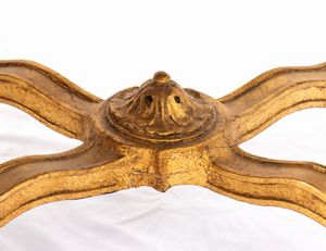 Coppia di panchetti dorati italiani  - Asta  Arredi Antichi, Oggetti d'Arte, Curiosities con una selezione di tappeti - Associazione Nazionale - Case d'Asta italiane