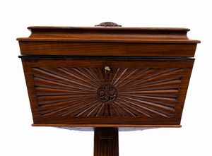 Tavolino porta tè William IV inglese  - Asta  Arredi Antichi, Oggetti d'Arte, Curiosities con una selezione di tappeti - Associazione Nazionale - Case d'Asta italiane