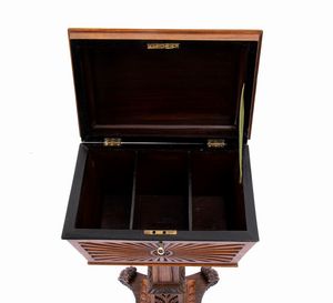 Tavolino porta tè William IV inglese  - Asta  Arredi Antichi, Oggetti d'Arte, Curiosities con una selezione di tappeti - Associazione Nazionale - Case d'Asta italiane