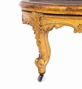 Panchetto dorato italiano Luigi XVI  - Asta  Arredi Antichi, Oggetti d'Arte, Curiosities con una selezione di tappeti - Associazione Nazionale - Case d'Asta italiane