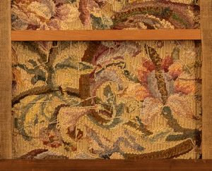 Arazzo francese con cornice  - Asta  Arredi Antichi, Oggetti d'Arte, Curiosities con una selezione di tappeti - Associazione Nazionale - Case d'Asta italiane