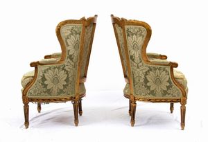 Coppia di poltrone bergère francesi in stile Luigi XVI  - Asta  Arredi Antichi, Oggetti d'Arte, Curiosities con una selezione di tappeti - Associazione Nazionale - Case d'Asta italiane