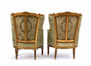 Coppia di poltrone bergère francesi in stile Luigi XVI  - Asta  Arredi Antichi, Oggetti d'Arte, Curiosities con una selezione di tappeti - Associazione Nazionale - Case d'Asta italiane