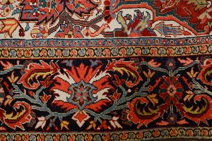 Tappeto Heriz  - Asta  Arredi Antichi, Oggetti d'Arte, Curiosities con una selezione di tappeti - Associazione Nazionale - Case d'Asta italiane