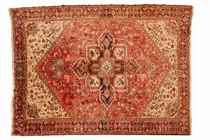 Tappeto Heriz  - Asta  Arredi Antichi, Oggetti d'Arte, Curiosities con una selezione di tappeti - Associazione Nazionale - Case d'Asta italiane