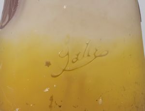 (attribuito a) Émile Gallé : Vaso piriforme  - Asta  Arredi Antichi, Oggetti d'Arte, Curiosities con una selezione di tappeti - Associazione Nazionale - Case d'Asta italiane