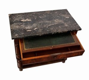 Tavolino scrittoio Luigi Filippo francese  - Asta  Arredi Antichi, Oggetti d'Arte, Curiosities con una selezione di tappeti - Associazione Nazionale - Case d'Asta italiane