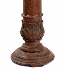 Colonna italiana  - Asta  Arredi Antichi, Oggetti d'Arte, Curiosities con una selezione di tappeti - Associazione Nazionale - Case d'Asta italiane