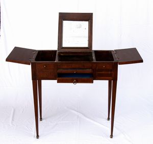 Toletta da donna francese Napoleone III  - Asta  Arredi Antichi, Oggetti d'Arte, Curiosities con una selezione di tappeti - Associazione Nazionale - Case d'Asta italiane