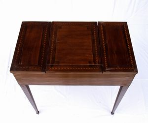 Toletta da donna francese Napoleone III  - Asta  Arredi Antichi, Oggetti d'Arte, Curiosities con una selezione di tappeti - Associazione Nazionale - Case d'Asta italiane