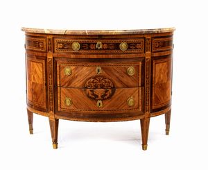 Coppia di comò italiani a demilune  - Asta  Arredi Antichi, Oggetti d'Arte, Curiosities con una selezione di tappeti - Associazione Nazionale - Case d'Asta italiane