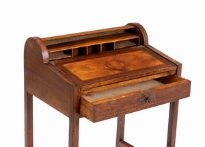 Scrittoio italiano a rullo  - Asta  Arredi Antichi, Oggetti d'Arte, Curiosities con una selezione di tappeti - Associazione Nazionale - Case d'Asta italiane