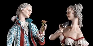 Tosca : Coppia di figure italiane in porcellana  - Asta  Arredi Antichi, Oggetti d'Arte, Curiosities con una selezione di tappeti - Associazione Nazionale - Case d'Asta italiane