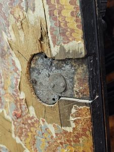 Monetiere italiano in legno ebanizzato e tartaruga  - Asta  Arredi Antichi, Oggetti d'Arte, Curiosities con una selezione di tappeti - Associazione Nazionale - Case d'Asta italiane