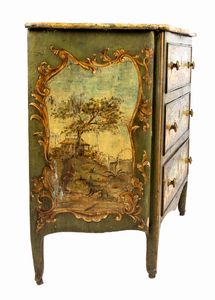 Comò italiano laccato Luigi XV  - Asta  Arredi Antichi, Oggetti d'Arte, Curiosities con una selezione di tappeti - Associazione Nazionale - Case d'Asta italiane