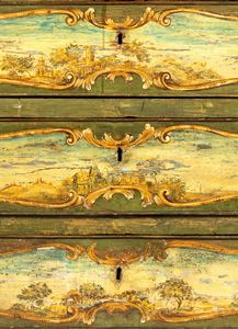 Comò italiano laccato Luigi XV  - Asta  Arredi Antichi, Oggetti d'Arte, Curiosities con una selezione di tappeti - Associazione Nazionale - Case d'Asta italiane