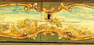 Comò italiano laccato Luigi XV  - Asta  Arredi Antichi, Oggetti d'Arte, Curiosities con una selezione di tappeti - Associazione Nazionale - Case d'Asta italiane